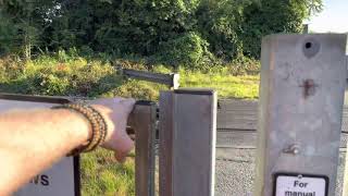 Rare Malfunction Kirby Muxloe MWLUW Level Crossing Leicestershire Wednesday 14072021 [upl. by Ettenyar]