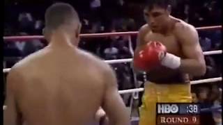 Oscar De La Hoya Vs Hector quotMachoquot Camacho Highlights [upl. by Gravante]