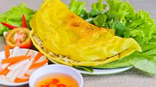 Vietnamese Food How to make banh xeo Vietnamese [upl. by Elwina705]