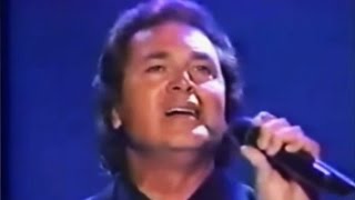 Engelbert Humperdinck LIVE  Unchained Melody [upl. by Eartha]