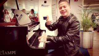 Un piano nellaeroporto di Roma Fiumicino  Matthew Lee plays back again in Fiumicino Airport [upl. by Ynahirb]