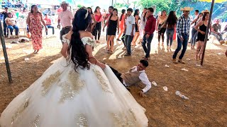 Asi Se Baila Al Ritmo D La Iguana En Los Xv Años De La Srita Rosalinda En Rancho Viejo5 [upl. by Arnuad]