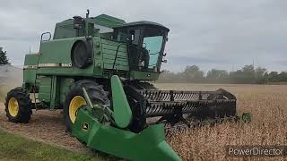 John Deere 6620 Titan II Combine Harvesting Soybeans [upl. by Grindlay]