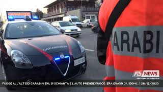 FUGGE ALLALT DEI CARABINIERI SI SCHIANTA E LAUTO PRENDE FUOCO ERA EVASO DAI DOMI  26122023 [upl. by Ehsom]