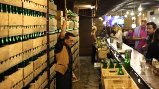 How to pour cider Asturias Spain  Cómo escanciar sidra Asturias España [upl. by Arimlede424]