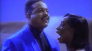 Peabo Bryson amp Regina Belle  A Whole New World Aladdin Legendado em PTBR [upl. by Anahsohs]