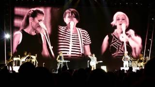 Dixie Chicks  Better Way  Live  O2 London HD DCX MMXVI World Tour 01052016 1st May 2016 [upl. by Suoivatnod]