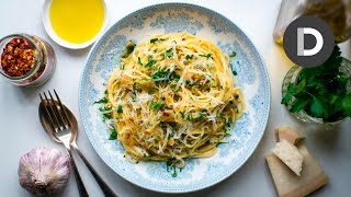 Spaghetti Aglio E Olio 5 Ingredient Pasta Recipe [upl. by Aryk]