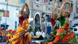 Spectacle musical et danse Indienne Indou music from India [upl. by Ahsatam]