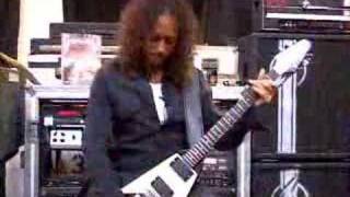 Kirk Hammett shows riffs from Master Of Puppets [upl. by Airres]