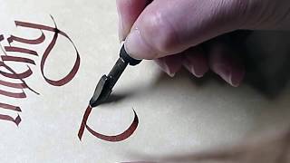 Démonstration de calligraphie gothique [upl. by Atiuqram]