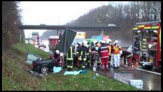 Schwerer Unfall mit eingeklemmter Person auf der A45wmv [upl. by Mercedes]