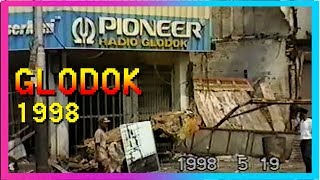 JAKARTA 1998 Naik Mesin Waktu ke GLODOK 20 tahun yang lalu [upl. by Anem]