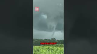 Tornado im Münsterland Augenzeugen filmen spektakuläres Unwetter  shorts [upl. by Dunc994]