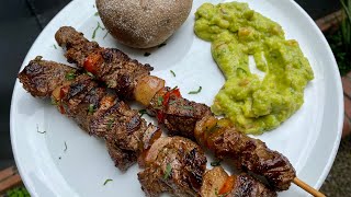 Como preparar Pinchos de carne con GUACAMOLE [upl. by Lamb169]