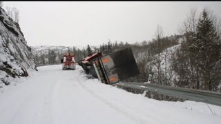 LKW stürzt 60 Meter tief Fahrer überlebt [upl. by Aihselef38]