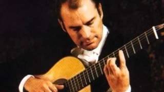 Julian Bream plays Fantasie  S L Weiss [upl. by Fong734]