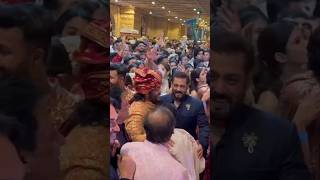 Salman Khan ENJOYS Calm Down song as Rema sings at Anant Ambani amp Radhika Merchants wedding [upl. by Botti]