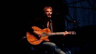 Kenny Loggins—Dannys Song—LiveVancouver 20070828 [upl. by Skees]