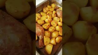 Best Roast Potatoes shortvideo potatorecipes roastpotatoes potatodishes potatoes roastdinner [upl. by Erialcyram]