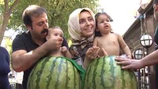 Dev Karpuzları Oydular İçine Bebek Koydular [upl. by Inavihs608]