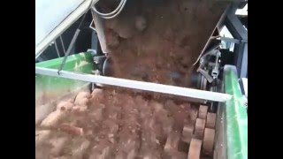 02  Recycling soil and stones  ECOSTAR dynamic screening system [upl. by Smart]