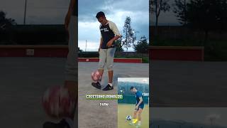 Imitando Trucos de Freestyle Fútbol 💥⚽ futbol footballskills soccershorts cr7 [upl. by Eilatam404]