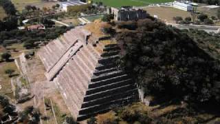 MDM md4200 Flying over the pyramid in Mexico [upl. by Aronel]