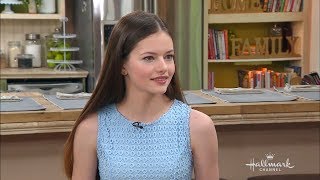 Mackenzie Foy Home amp Family QampA plus Read My Lips Game [upl. by Airdnahs]