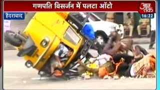 Ganesh Visarjan mishap in Hyd Auto turns turtle [upl. by Melania470]