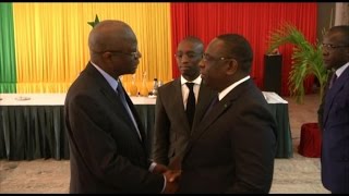 Sénégal Sall veut un référendum sur la réduction de son mandat [upl. by Dorrej]