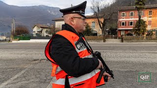 Natale in radiomobile il 25 dicembre assieme ai carabinieri contro furti e abusi [upl. by Ahsikahs68]