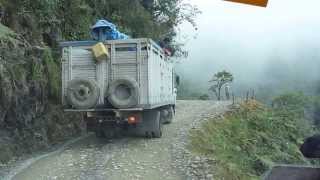 Ruta de la Muerte Parte II Camino de Coroico a La Paz Bolivia Dale Viaja [upl. by Alemrac]