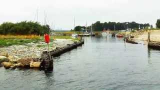 Segeln auf der Ostsee Einfahrt in den Yachthafen Lippe Howacht Ostsee [upl. by Wyler650]