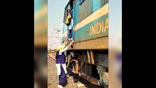 கண்கலங்கிட்டேன் 🥺 அந்த கடைசி நொடியில் ❤️ Salute Driver shortsfeed tamil indiantrainhistory [upl. by Farris]