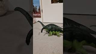 Carnegie Collection Apatosaurus vs Safari LTD GD Apatosaurus [upl. by Zane]