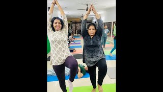 आइएआसानी से बैठ कर कीजिए पेट व साइड फैट कम Evening Yoga session for Senior citizens by Dr Sandhya [upl. by Sirromaj41]