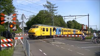 Spoorwegovergang Bunde  Dutch railroad crossing [upl. by Aloivaf]