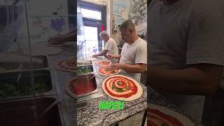 Nefis Napoli Pizzası gezi italyagezisi italya napoli pizza napolipizza [upl. by Myrvyn]