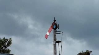 Chiltern Railways 165 at one of the Greenford Semaphore Signals [upl. by Phillida]