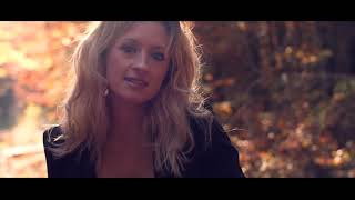 Eline Carat  Plus Loin Official Video Clip [upl. by Reeher]