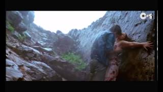 Kissing Scene  Bipasha And Aftab Kissing In Rain  Footpath  YouTube [upl. by Nwahs]