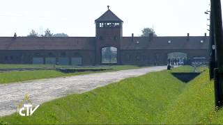 Papież w obozie zagłady AuschwitzBirkenau [upl. by Hplar95]