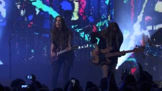 Haim Oh Well Live iTunes Festival 2013 [upl. by Calla545]