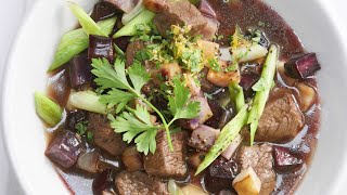 Recette  Ragoût de bœuf au vin rouge [upl. by Eremihc]