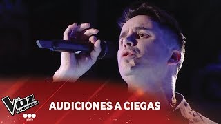 Alejandro Martin  quotCon los añosquot Gloria Estefan  Audiciones a ciegas  La Voz Argentina 2018 [upl. by Notsirb592]