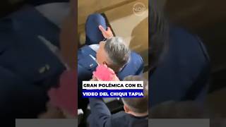 El polémico vídeo del Chiqui Tapia con un dirigente que le seca la transpiración en la Copa América [upl. by Zerimar]