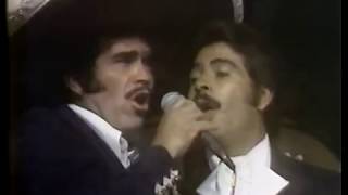 VICENTE FERNANDEZ CANTA CON LOLA BELTRAN EL PIPORRO FELIPE ARRIAGA [upl. by Aryhs]