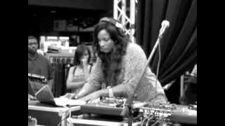 DJ SPINDERELLA workin the turntables [upl. by Wald889]