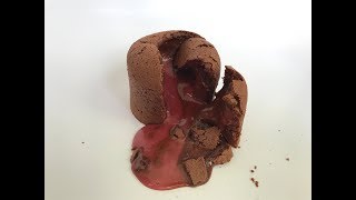 El coulant relleno de chocolate blanco y fresa de Miquel Antoja [upl. by Akinot]